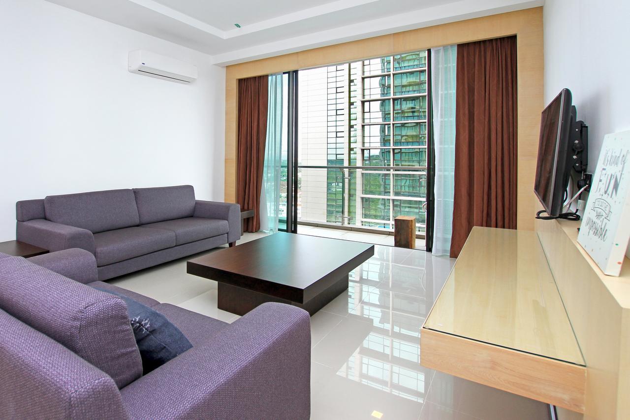 Bernard Holiday Home @ Imperial Suites Kuching Exterior foto